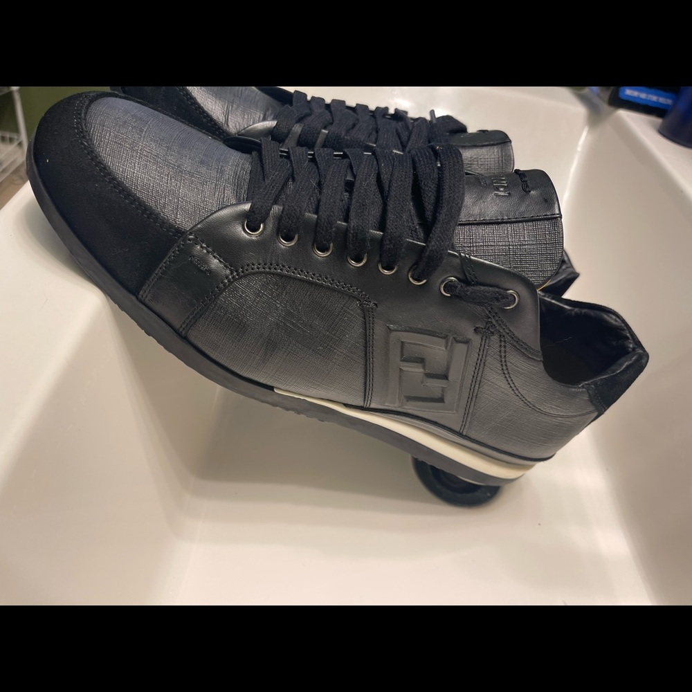 Fendi Roma man size 9.5   Condition 9/10